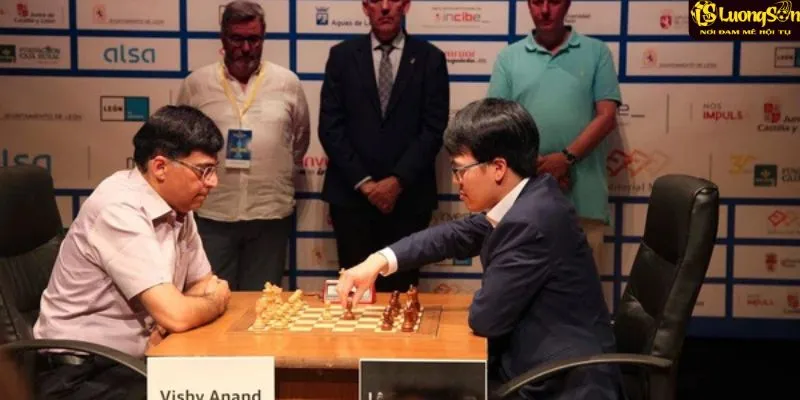 Trận đấu quyết định giữa Lê Quang Liêm và Viswanathan Anand
